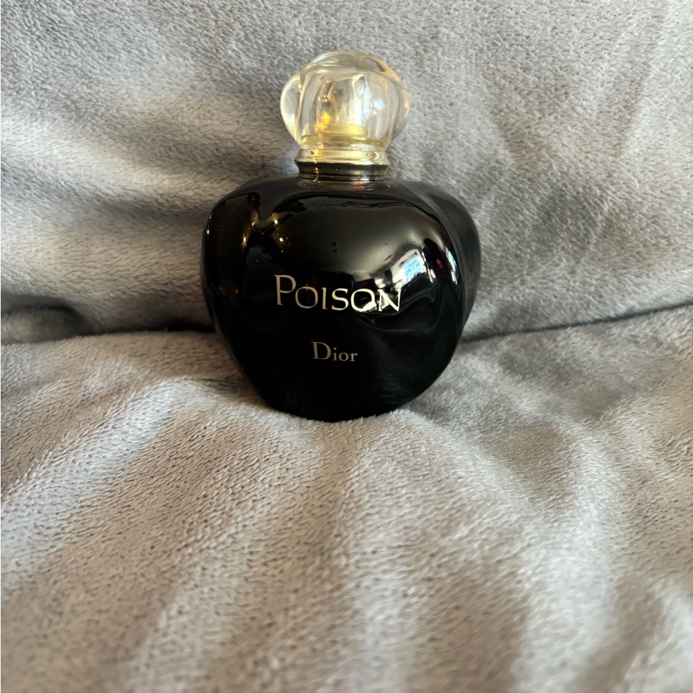 Dior 3.4 Eau de Toilette Black Bottle, almost full and zero signs of damage..